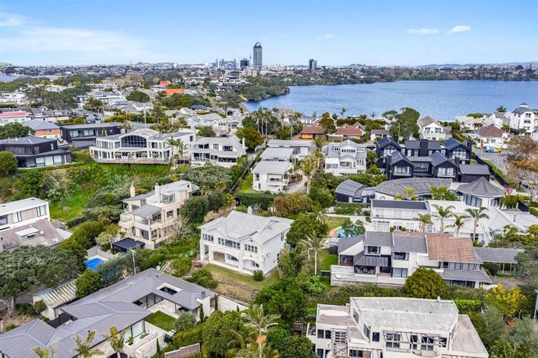 Photo of property in 7a Audrey Road, Takapuna, Auckland, 0620