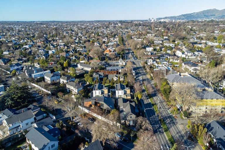 Photo of property in 2 Snowdon Road, Fendalton, Christchurch, 8052