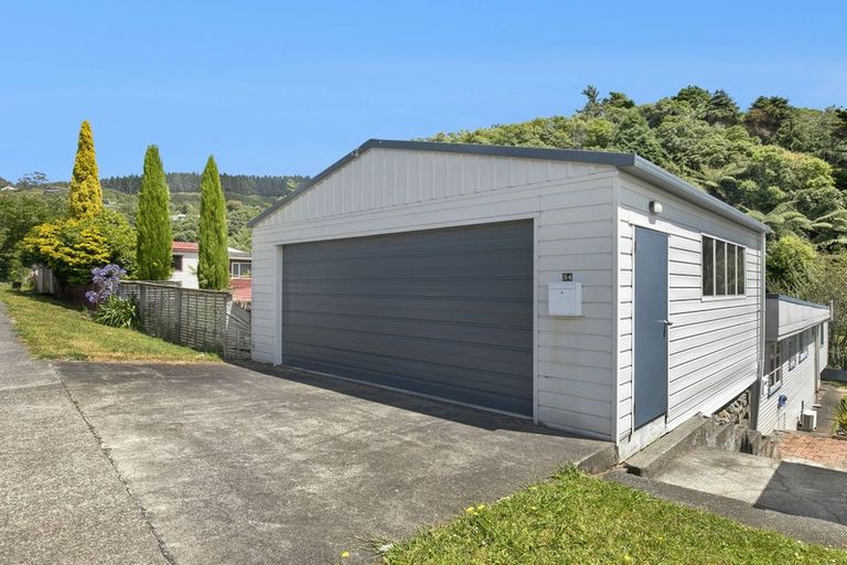 Photo of property in 34 Lincoln Avenue, Tawa, Wellington, 5028