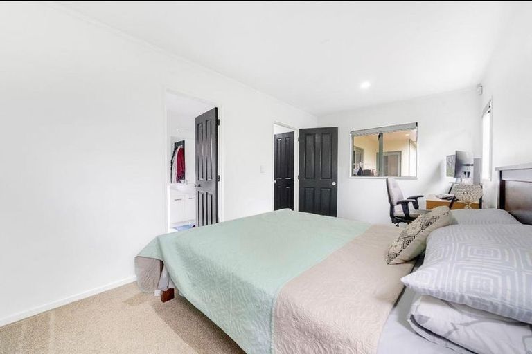Photo of property in 11c Sturges Road, Henderson, Auckland, 0612