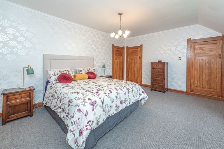 Photo of property in 12 Parsons Street, Saint Johns Hill, Whanganui, 4501