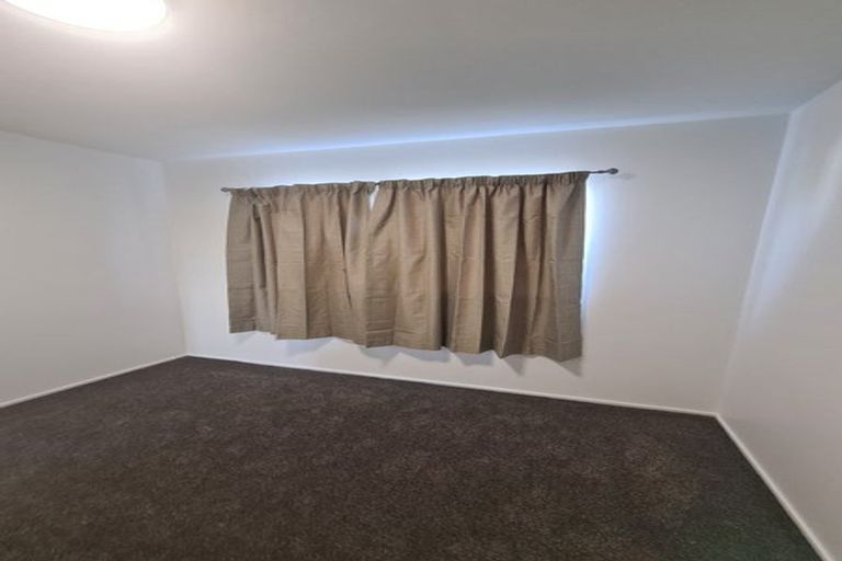 Photo of property in 1/338 Main Road, Tawa, Wellington, 5028