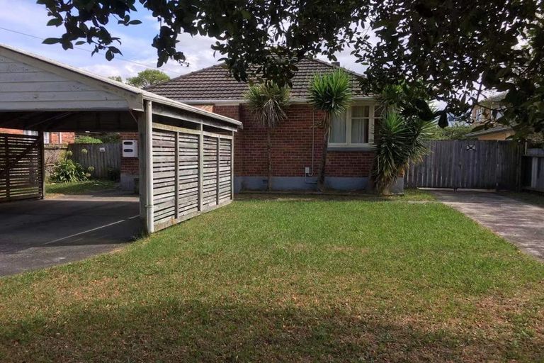 Photo of property in 40 Wattle Street, New Lynn, Auckland, 0600