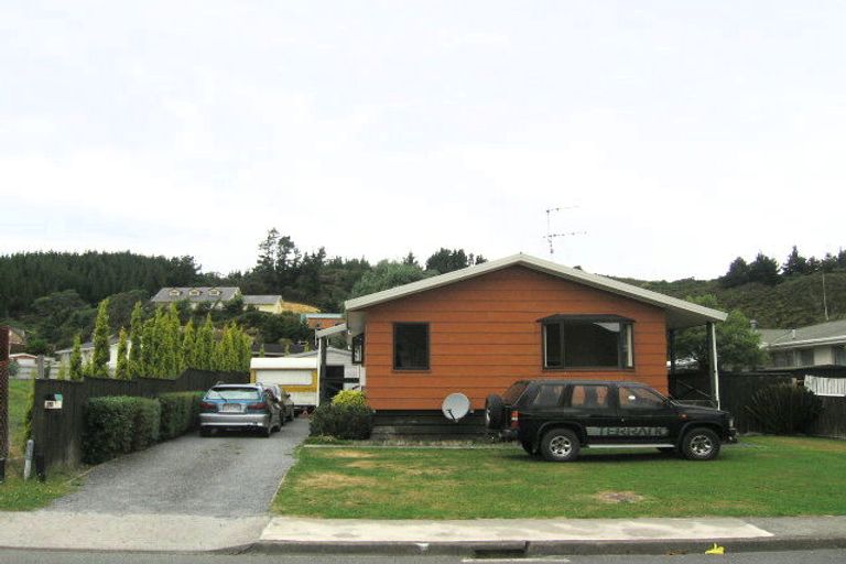 Photo of property in 68 Hillside Drive, Maoribank, Upper Hutt, 5018