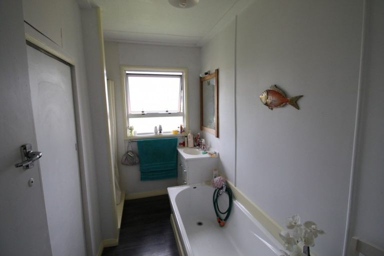 Photo of property in 27 Waldron Crescent, Green Island, Dunedin, 9018