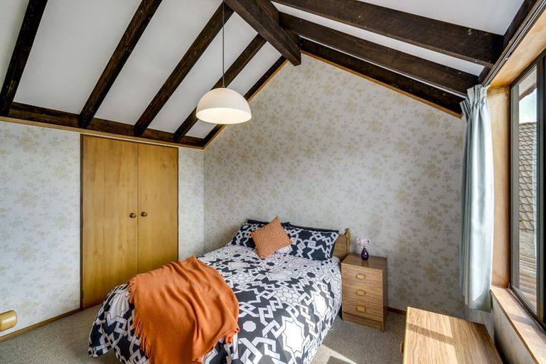 Photo of property in 2/64 Avondale Road, Taradale, Napier, 4112