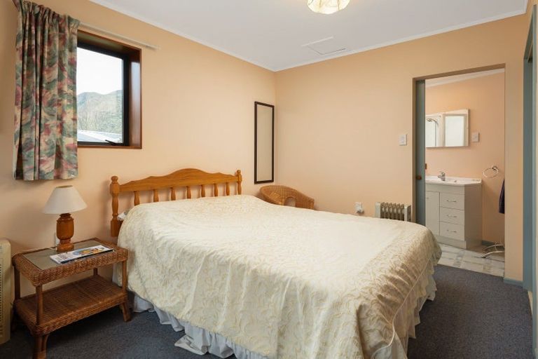 Photo of property in 27 Lawrence Street, Havelock, 7100