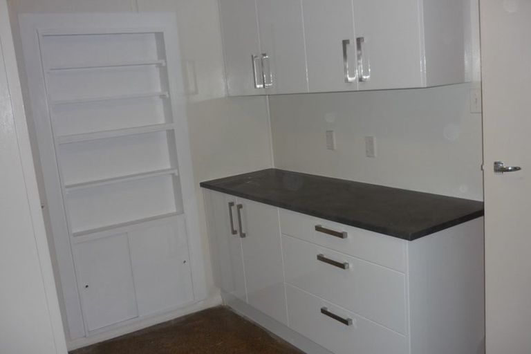 Photo of property in 34 Allington Road, Karori, Wellington, 6012