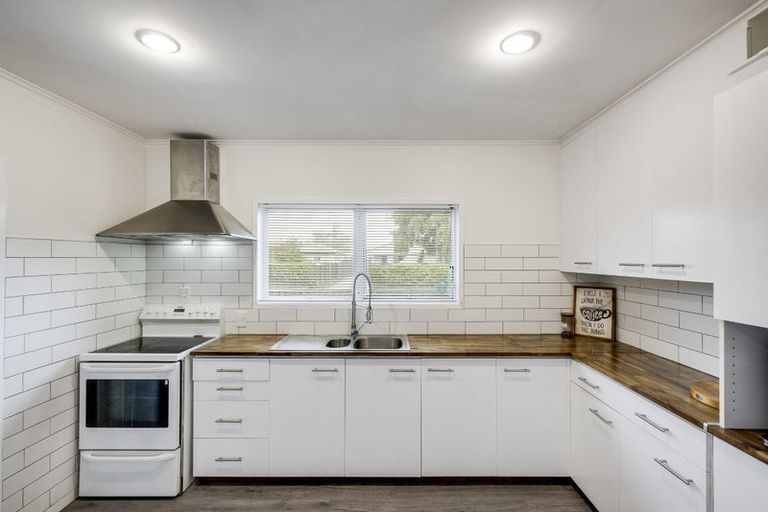 Photo of property in 35 Coventry Avenue, Tamatea, Napier, 4112