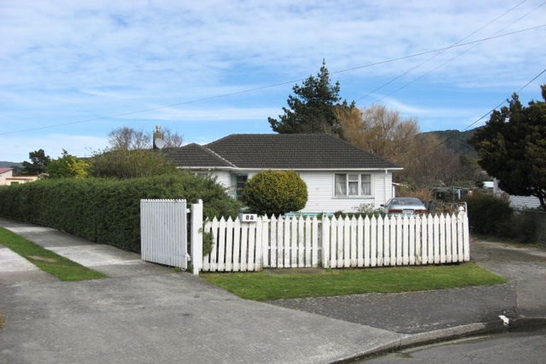 Photo of property in 17 Mckay Street, Wainuiomata, Lower Hutt, 5014