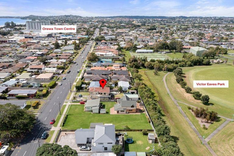 Photo of property in 236 Centreway Road, Orewa, 0931