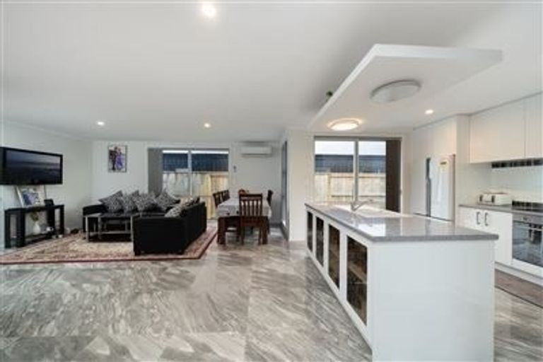 Photo of property in 17 Pimelea Street, Papamoa Beach, Papamoa, 3118