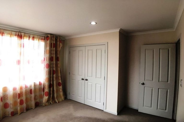 Photo of property in 1 Kenley Heights, Flat Bush, Auckland, 2016