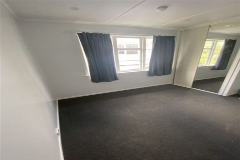 Photo of property in 28 Northfield Road, Waitakere, Auckland, 0816