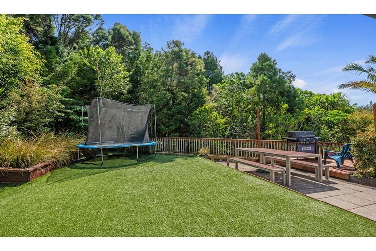 Photo of property in 29 Kate Sheppard Avenue, Torbay, Auckland, 0630