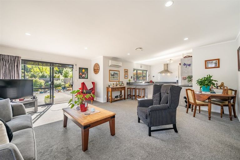 Photo of property in 25a Pinehaven Road, Pinehaven, Upper Hutt, 5019