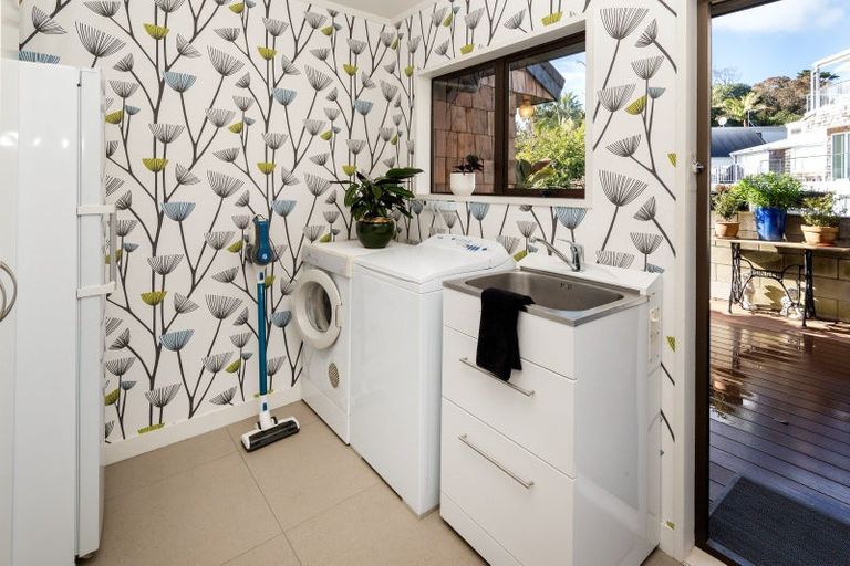 Photo of property in 153 Mellons Bay Road, Mellons Bay, Auckland, 2014