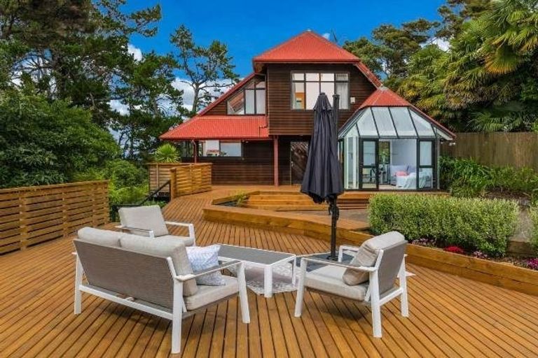 Photo of property in 25 Austin Road, Greenhithe, Auckland, 0632