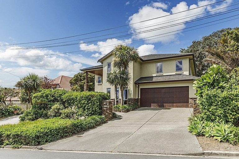 Photo of property in 24 Cliff Road, Torbay, Auckland, 0630