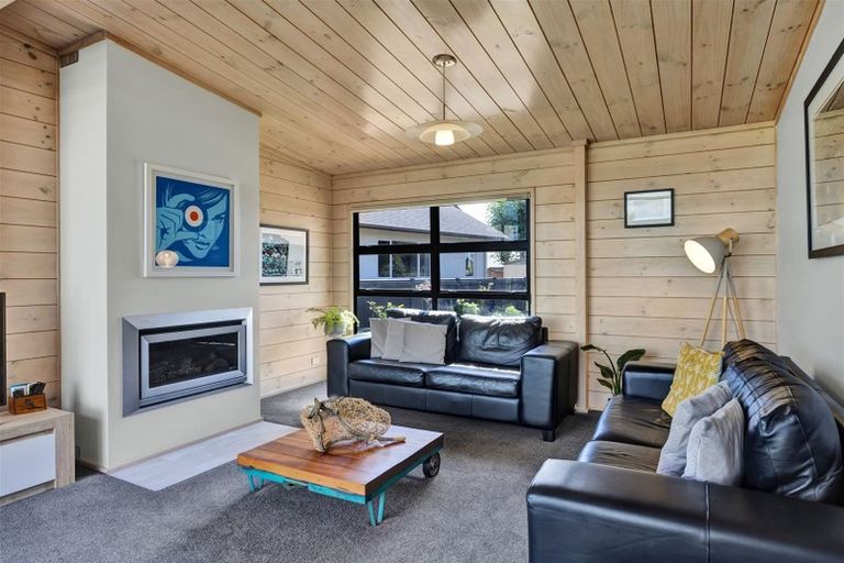 Photo of property in 11 Highfield Place, Highlands Park, New Plymouth, 4312