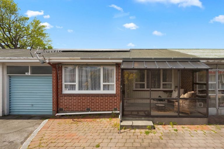 Photo of property in 2/42 North Avon Road, Richmond, Christchurch, 8013