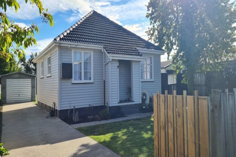 Photo of property in 28 Douglas Road, Amberley, 7410