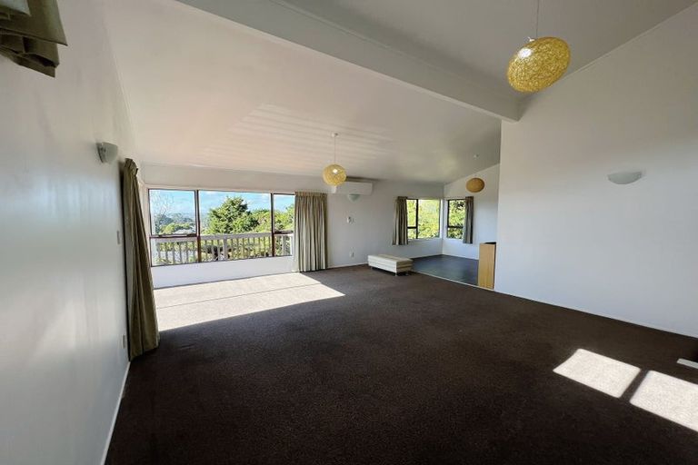 Photo of property in 23 Calman Place, Chatswood, Auckland, 0626