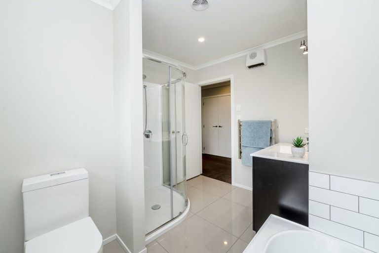 Photo of property in 29 Feist Street, Carterton, 5713