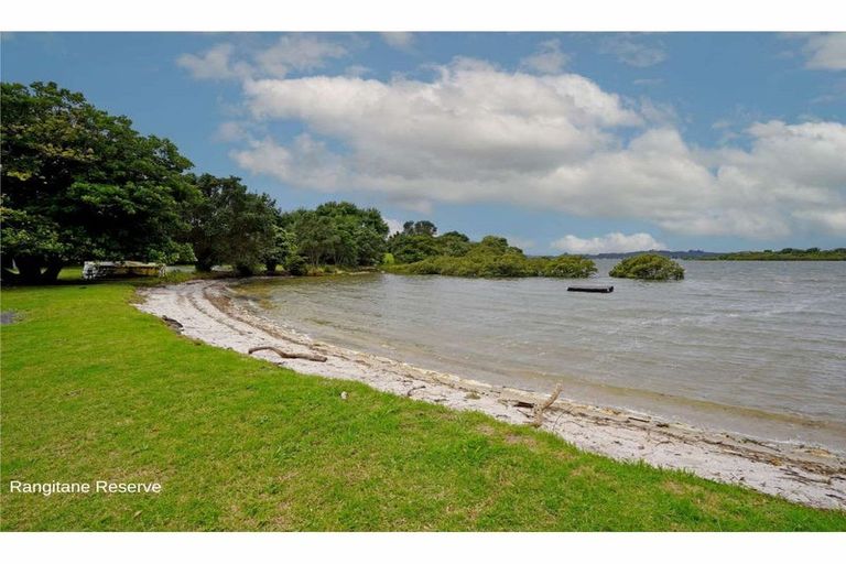 Photo of property in 82 Rangitane Loop Road, Kerikeri, 0294