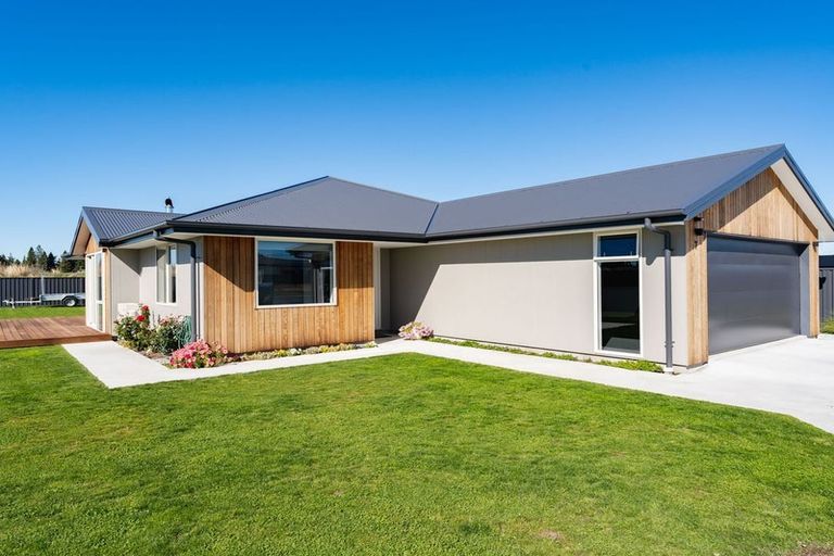 Photo of property in 7 Aoraki Crescent, Twizel, 7901