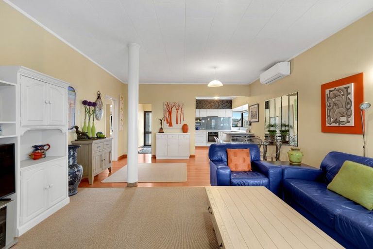 Photo of property in 399 Marine Parade, Napier South, Napier, 4110