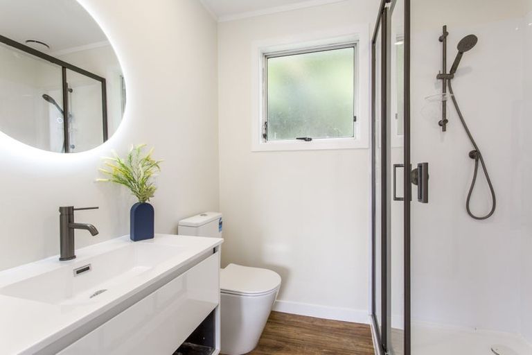 Photo of property in 54 St Leonards Road, Kelston, Auckland, 0602
