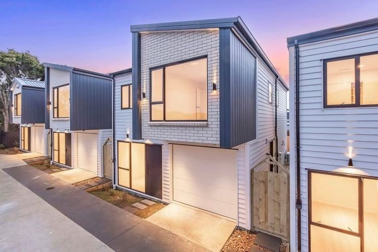Photo of property in 8b Milton Road, Papatoetoe, Auckland, 2024