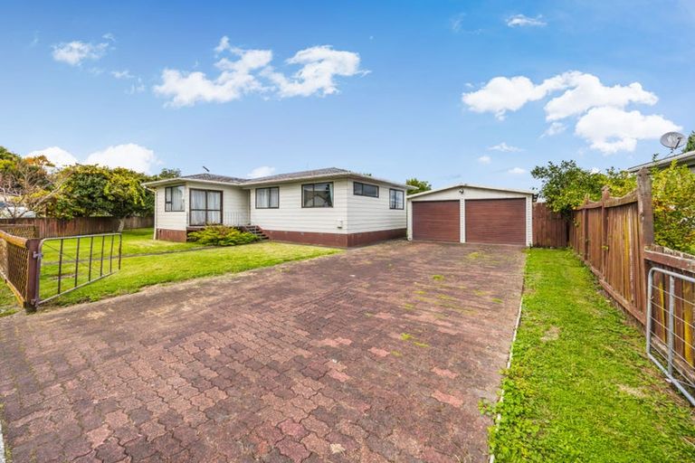 Photo of property in 12 Le Havre Place, Takanini, 2112