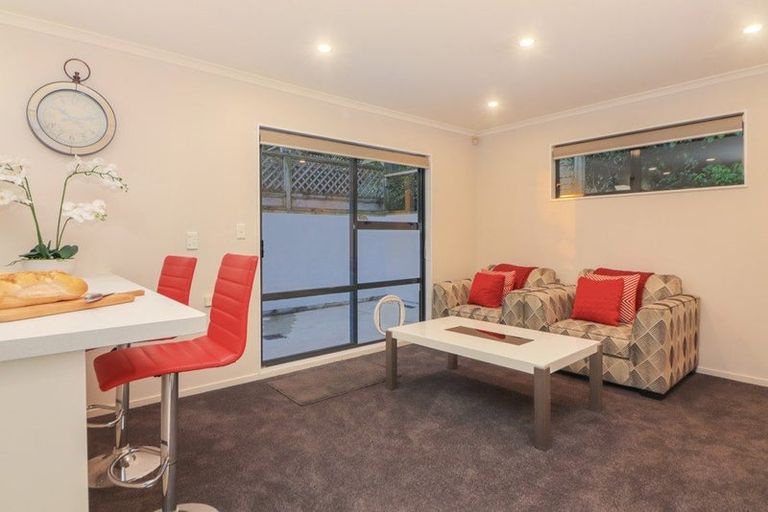 Photo of property in 83 Kakariki Grove, Waikanae, 5036