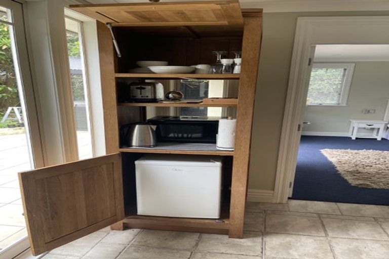 Photo of property in 44 Isobel Road, Greenhithe, Auckland, 0632