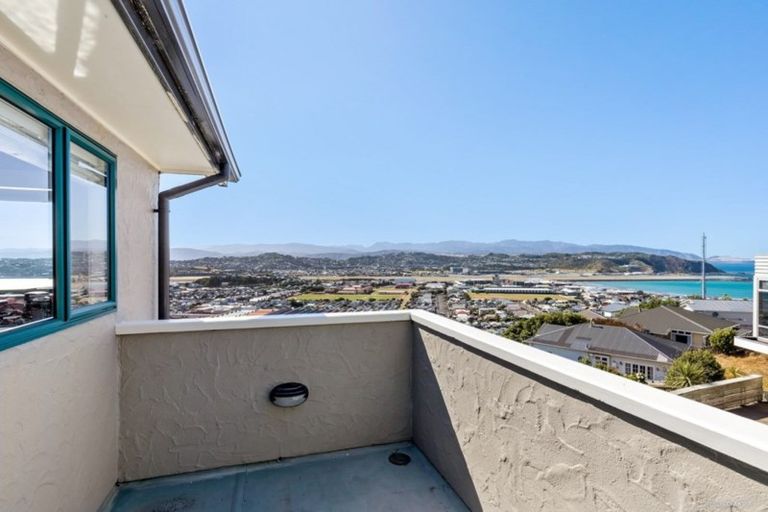 Photo of property in 42 Lerwick Terrace, Melrose, Wellington, 6023