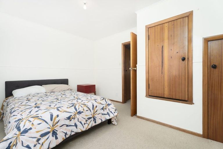 Photo of property in 16 Waihora Crescent, Waitangirua, Porirua, 5024