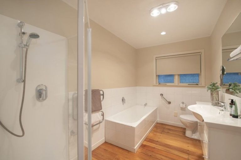 Photo of property in 1/19 Stanley Avenue, Milford, Auckland, 0620