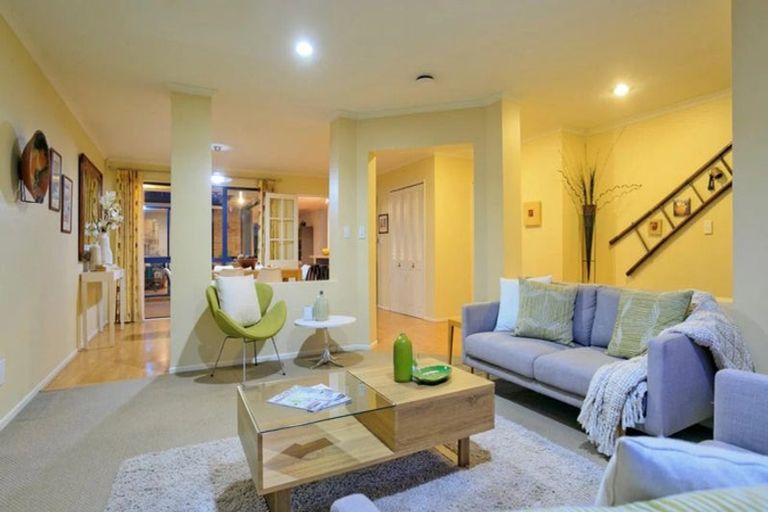 Photo of property in 5b Olwyn Place, Greenhithe, Auckland, 0632