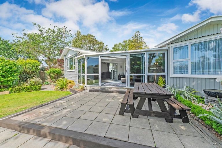 Photo of property in 140 Kendal Avenue, Burnside, Christchurch, 8053