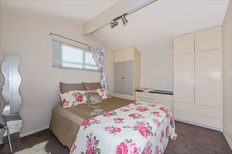 Photo of property in 1/33 Nile Road, Kelston, Auckland, 0602