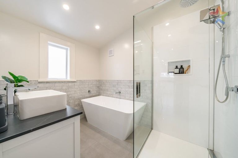 Photo of property in 17 Oriental Street, Petone, Lower Hutt, 5012