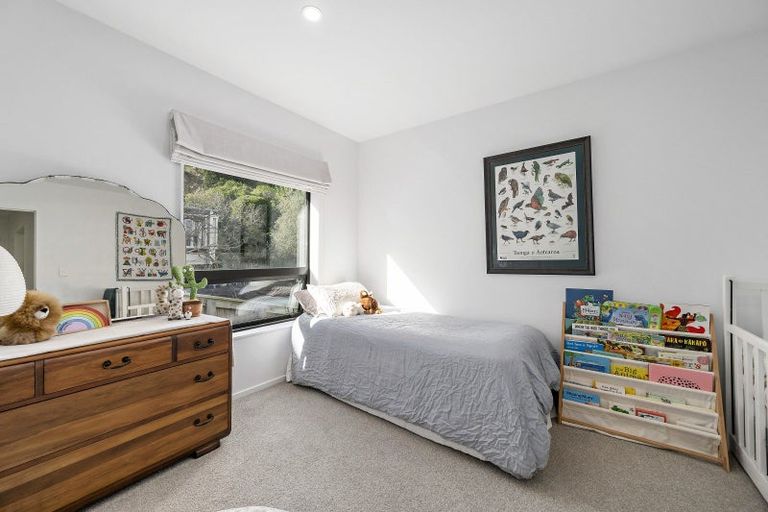 Photo of property in 8c Ferry Road, Days Bay, Lower Hutt, 5013