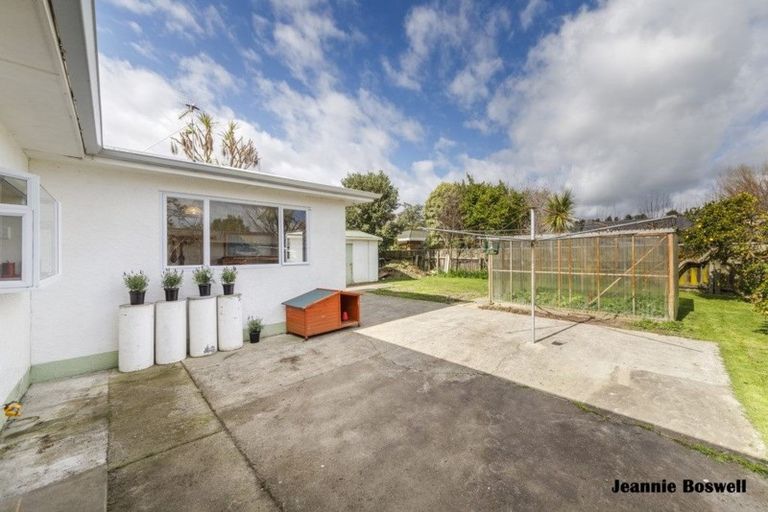 Photo of property in 28 Henare Street, West End, Palmerston North, 4412