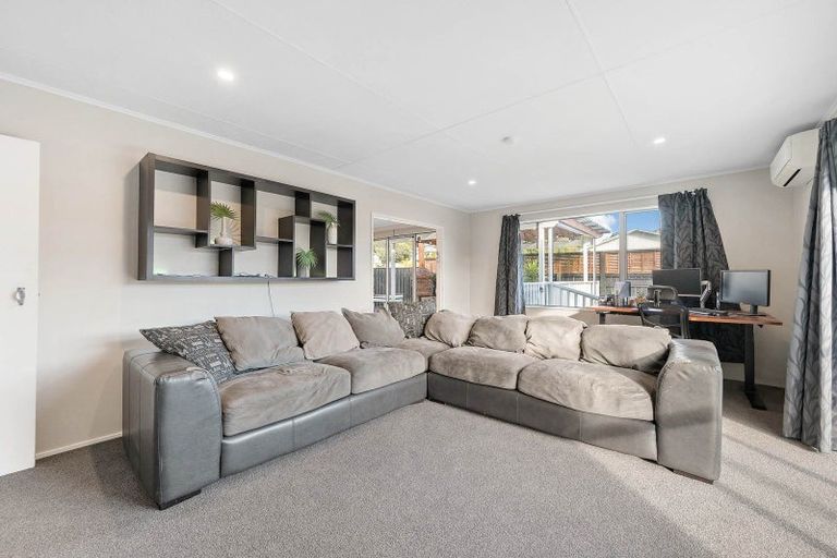 Photo of property in 4 Conclusion Street, Ascot Park, Porirua, 5024