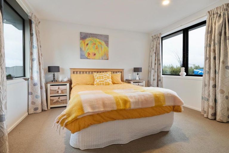 Photo of property in 44 Bottle Lake Drive, Parklands, Christchurch, 8083