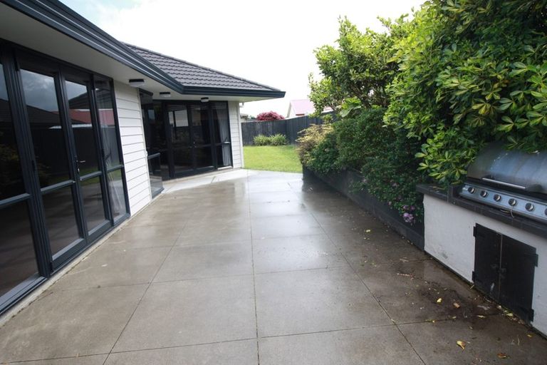 Photo of property in 17 Cleveland Heights, Kelvin Grove, Palmerston North, 4414