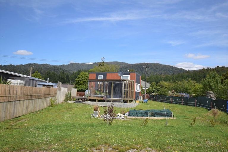 Photo of property in 15 Aylmer Street, Ross, 7812