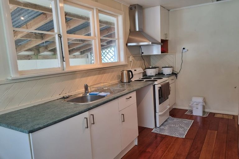 Photo of property in 21 Hinau Street, Tawa, Wellington, 5028